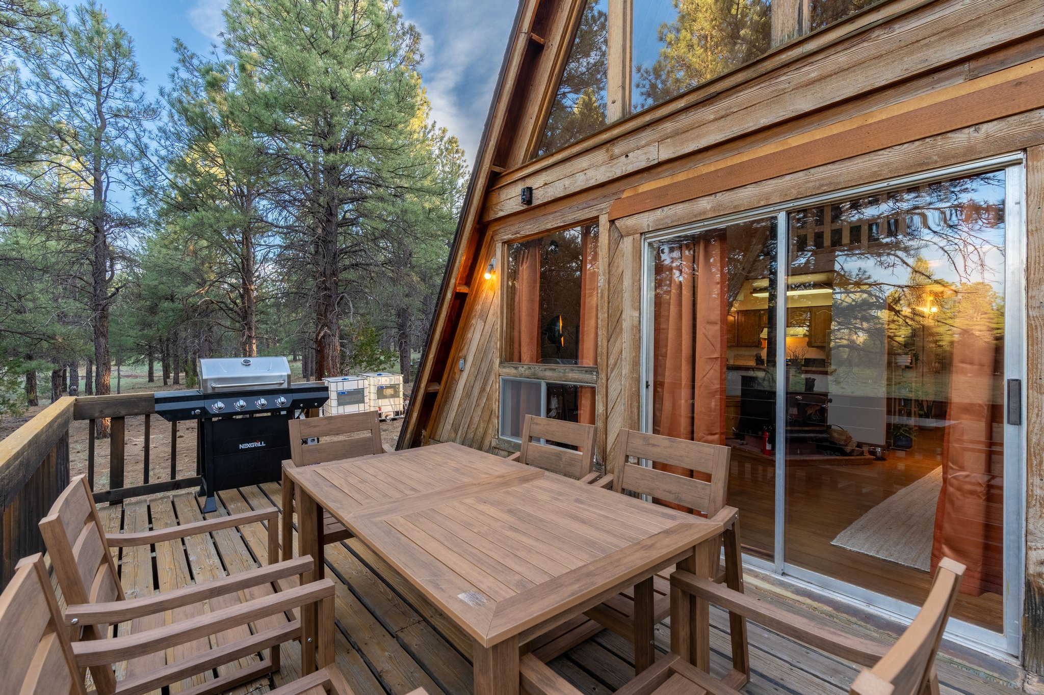 Deck with Outdoor Dining